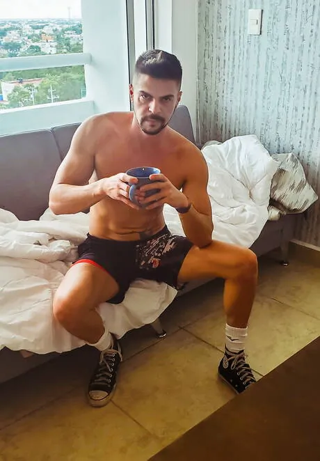 Canadian well-built Romeo Davis and Kryz Xxx sucking and fucking each other in