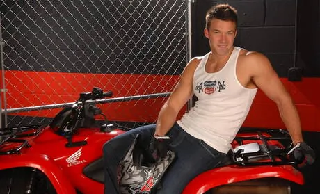 Canadian well-built Trystan Bull masturbating