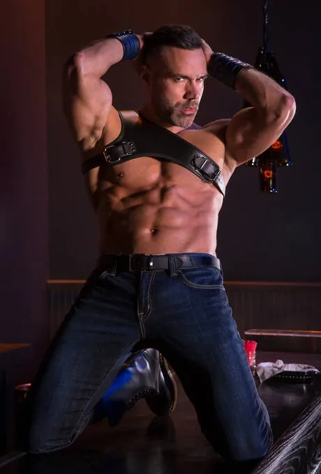 Canadian stud Manuel Skye and Cj Phillips have a good sex
