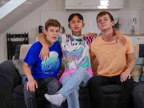 Nasty buddies Archi Gold, Liam Rose and Ollie Barn have a hot threesome sex