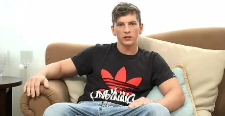 Well-built Morgan Bailey jack off his cock