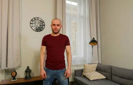 Czech mature bear Donnie Marco posing nude and showing his butt