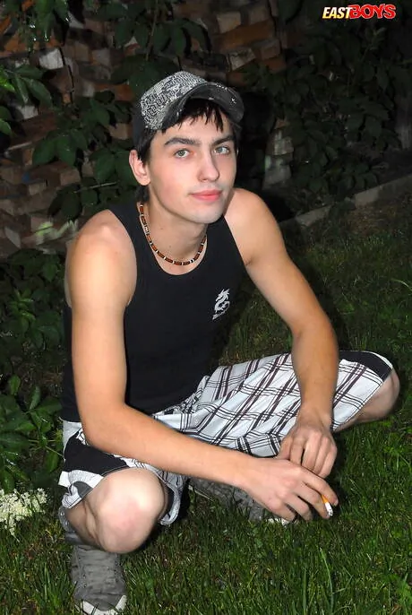 Pretty boy Corbin posing naked and showing hot ass outdoor