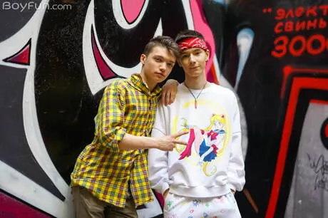 Pretty boy Karol Gajda and young dude Mike Steed in hot homosexual scene