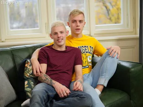 Pretty boy Jamie Kelvin and young boy Noah Carter in hot homosexual scene
